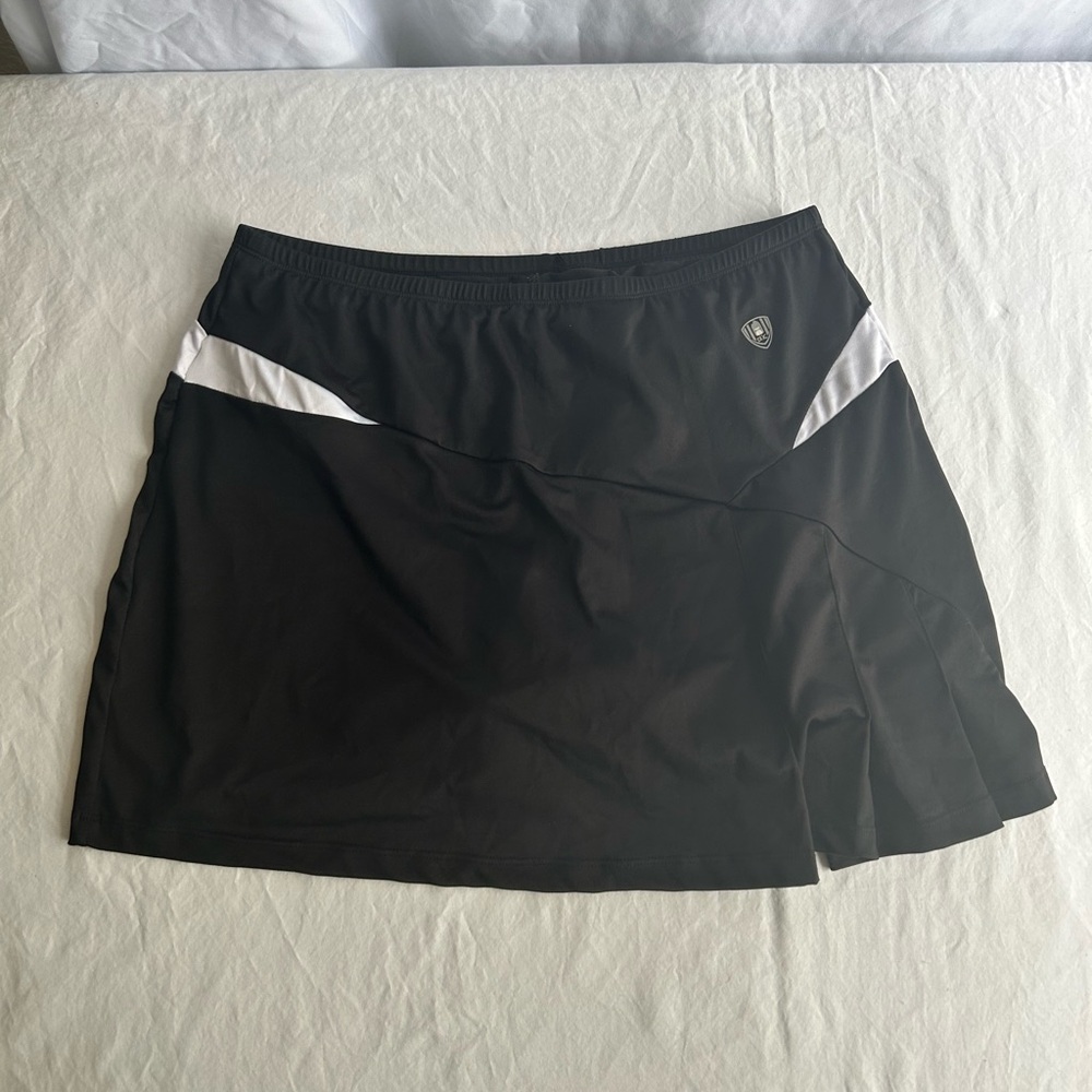 DUC Women’s Tennis Skirt with compression shorts Black and White Medium